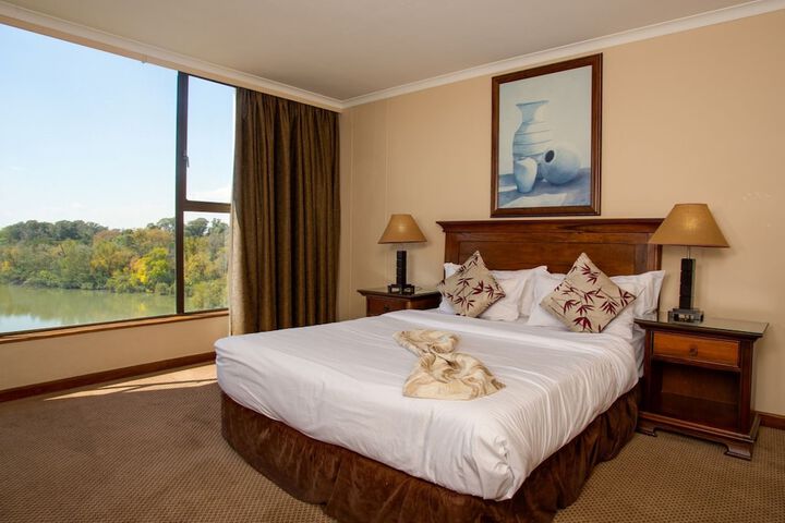 Room 4 of 65