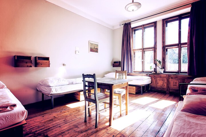 Room 12 of 68