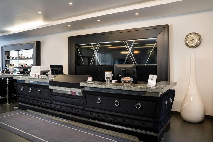 Guest Lobby