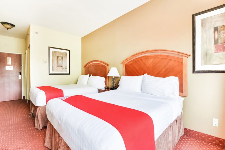 2 Queen Beds (7 of 7)