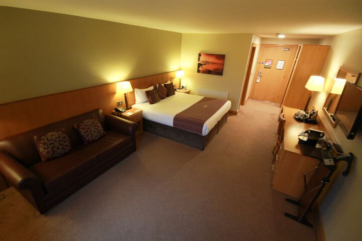 Room 27 of 81
