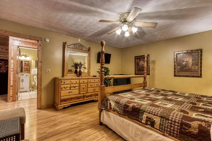 Room 6 of 22