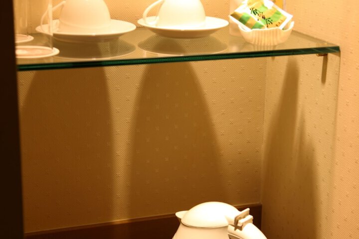 Room 18 of 33