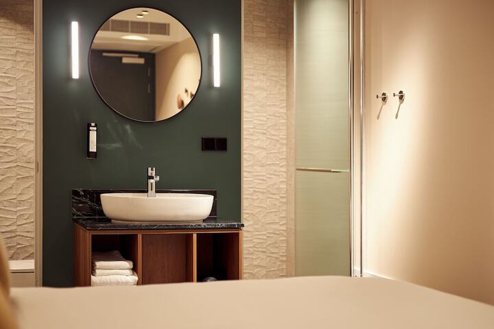 Room 35 of 58