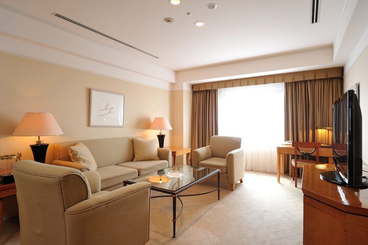 Room 8 of 35