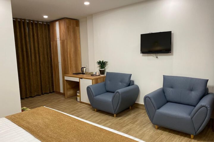 Room 13 of 35