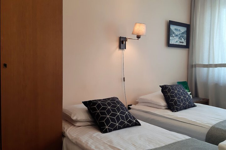 Room 36 of 77
