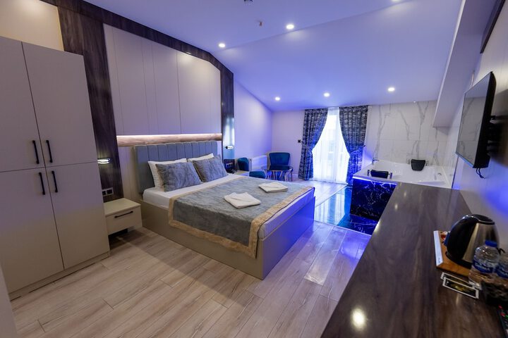 Room 15 of 48