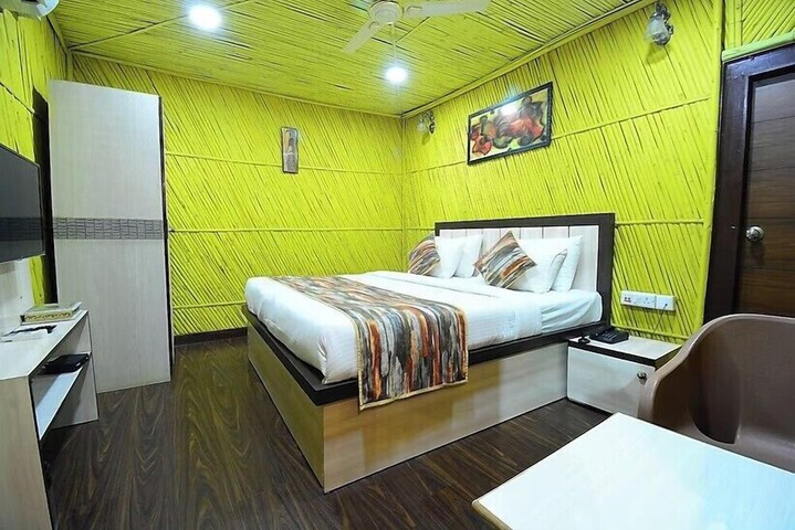 Room 7 of 15
