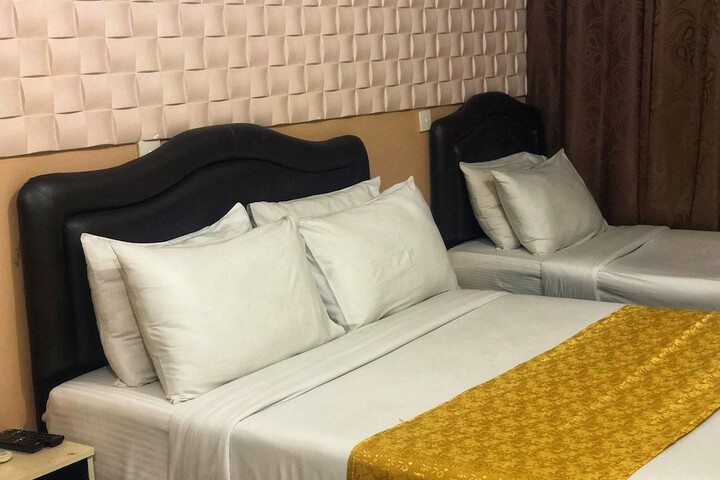 Room 8 of 28