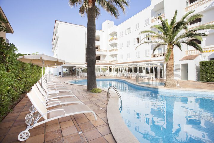 Pool Hotel