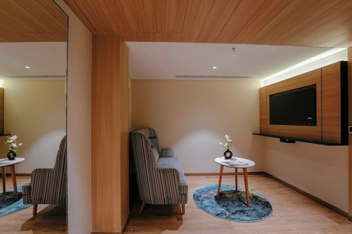 Room 17 of 24