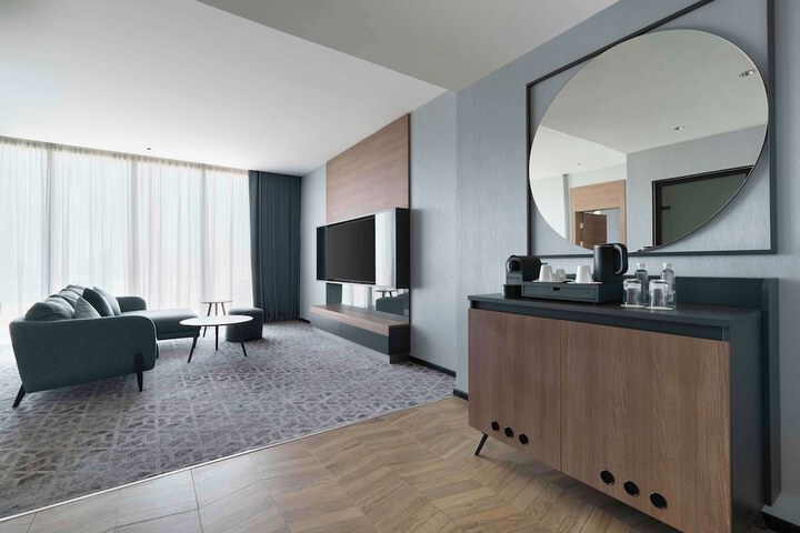 Room 17 of 120