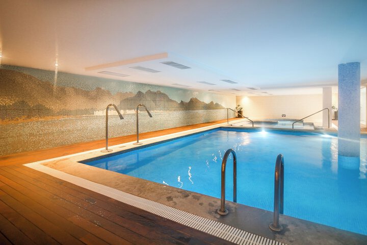 Hotel with Pool