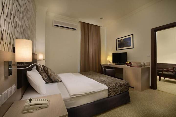 Room 12 of 54