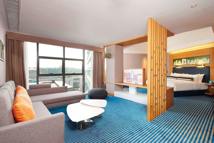 Room 14 of 61