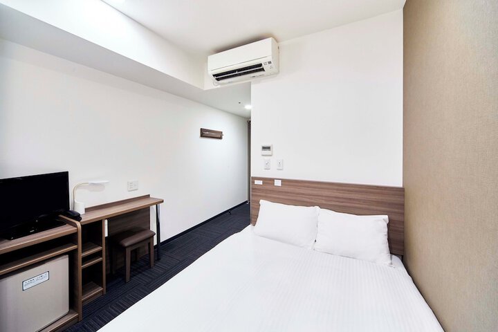 Room 11 of 35
