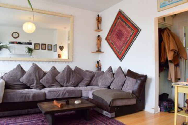 Room 5 of 13