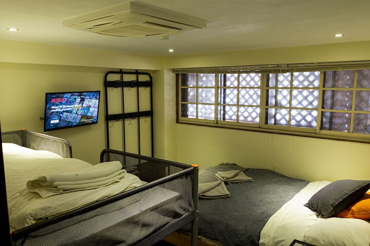 Room 27 of 48