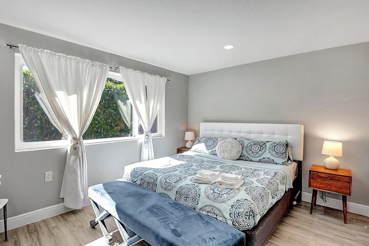 Room 5 of 33