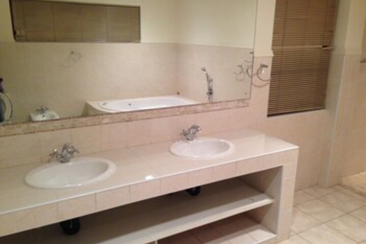 Room 52 of 117