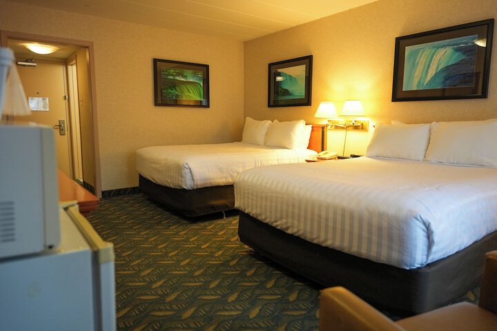 2 Double Beds (14 of 25)