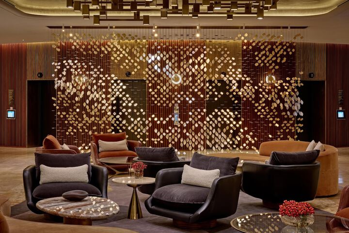 Entrance & Lobby