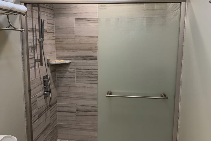 Room 125 of 136