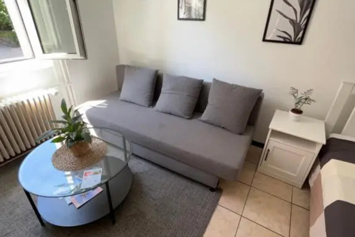 Room 2 of 5