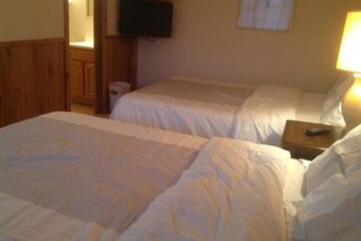 Room 10 of 23