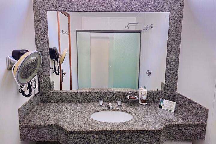 Room 68 of 115
