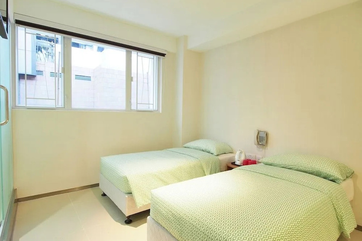 Room 6 of 15