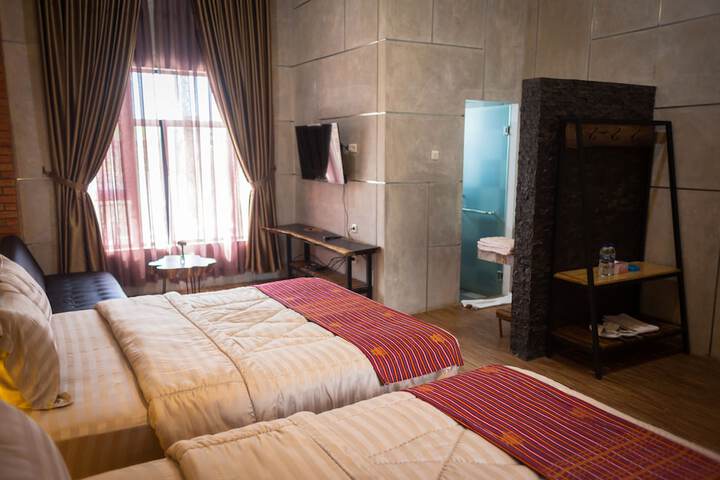 Room 6 of 37