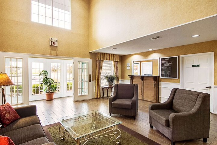 Hotel Interior 4 of 31