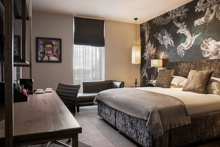 Room 25 of 85