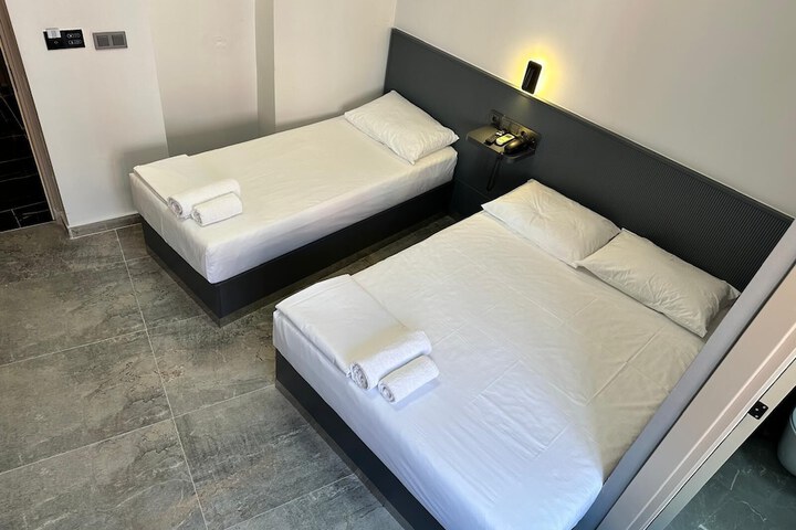 Room 19 of 48