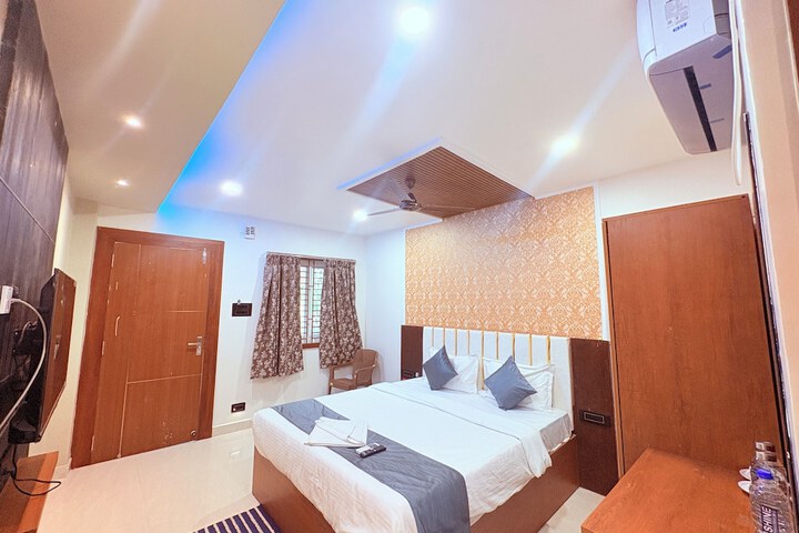Room 13 of 28