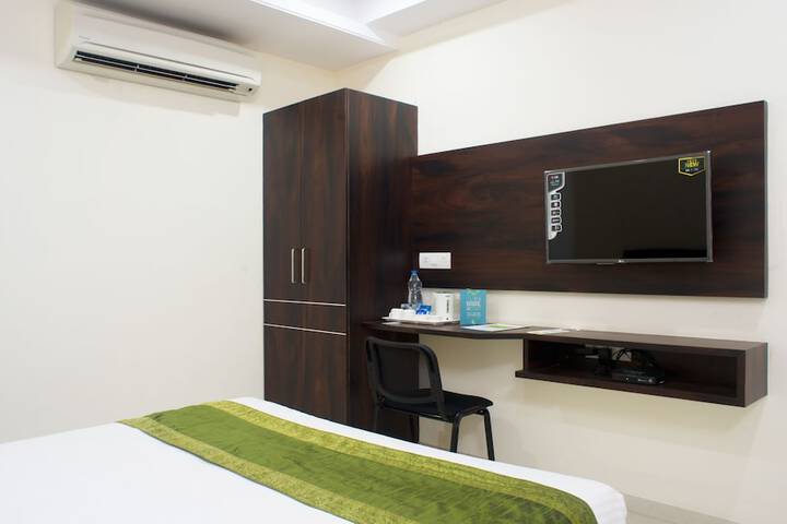 Room 9 of 31