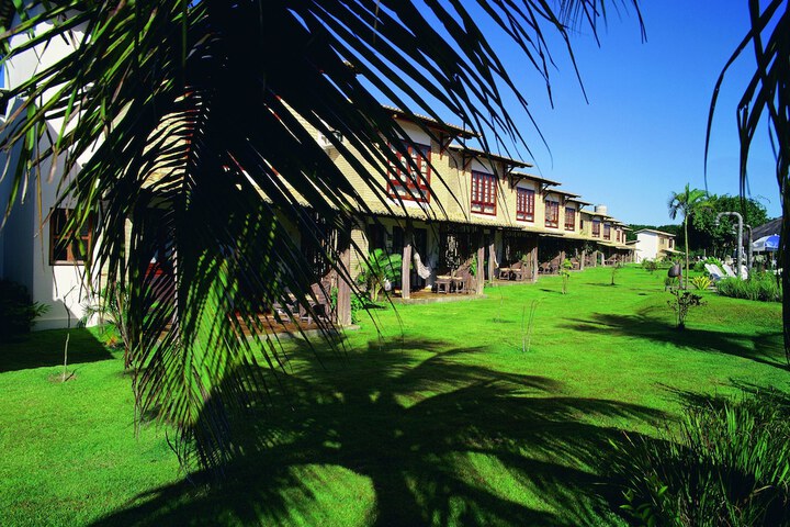Hotel Exterior 36 of 50