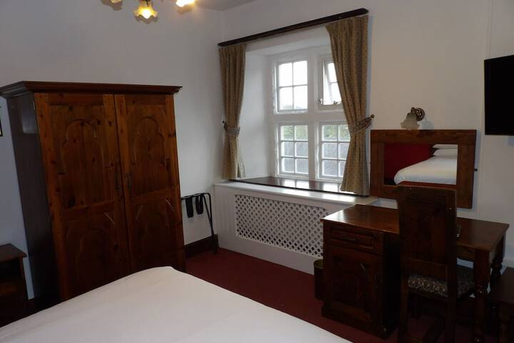 Room 16 of 86