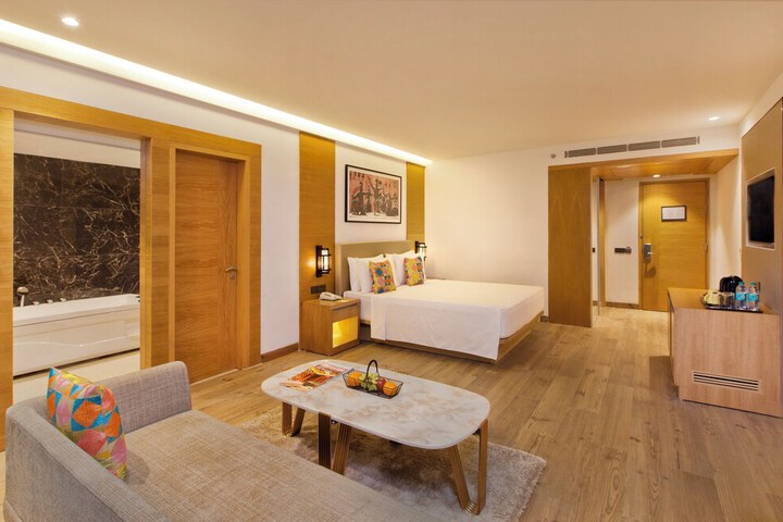 Room 8 of 40