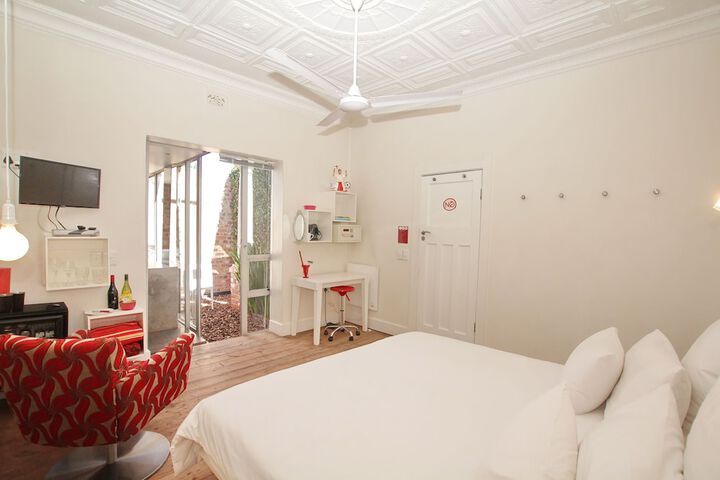 Room 3 of 28