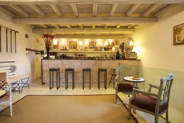 Lounge 154 of 170