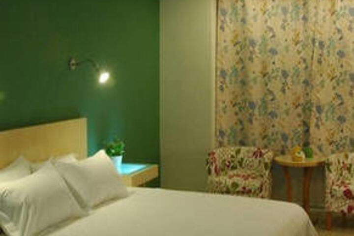 Room 13 of 47