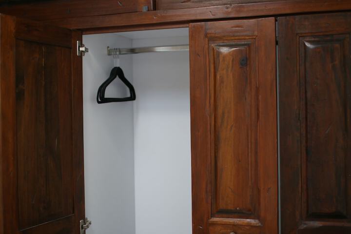 Room 10 of 37