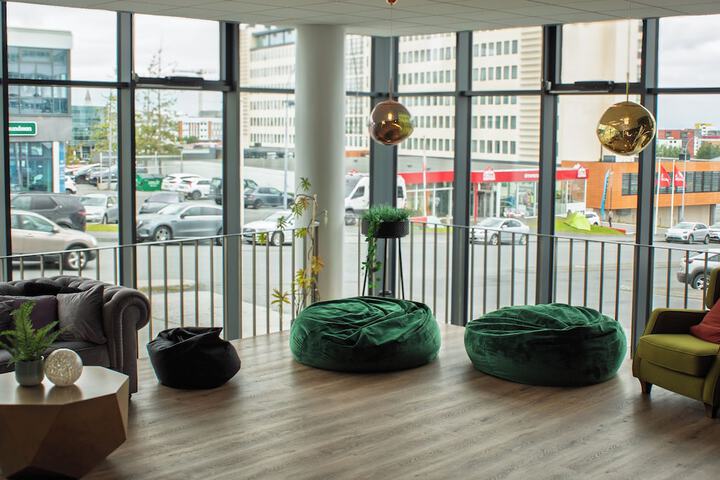 Entrance & Lobby