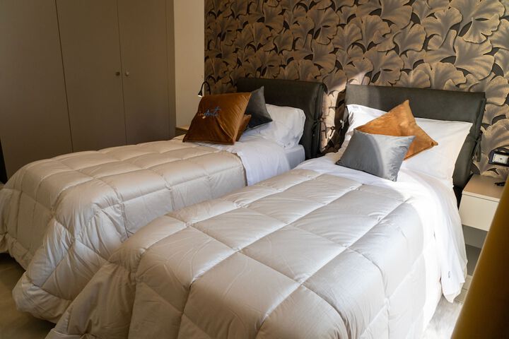 Room 4 of 38
