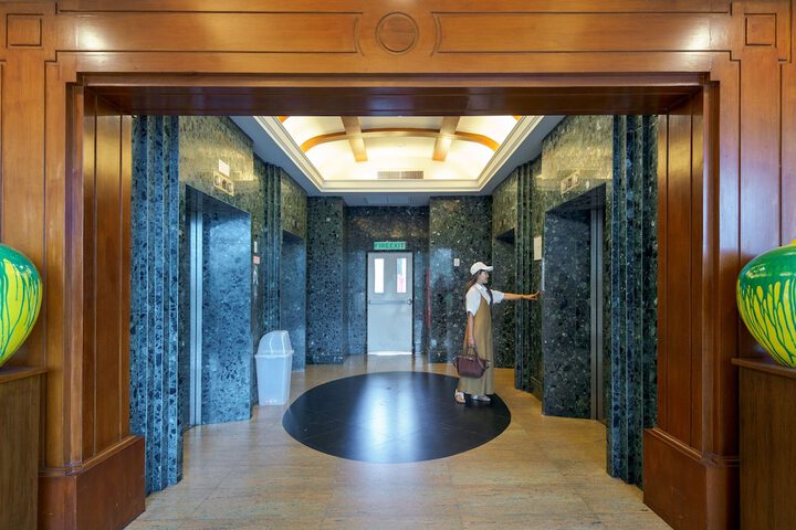 Entrance & Lobby