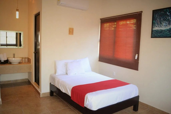 Room 4 of 13