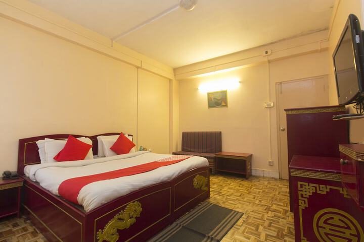 Room 9 of 20